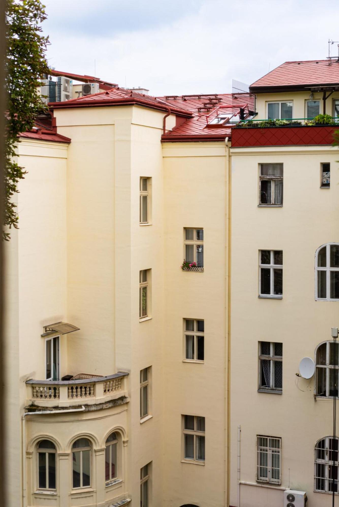 Grand Deluxe Suite Prague Ngoại thất bức ảnh